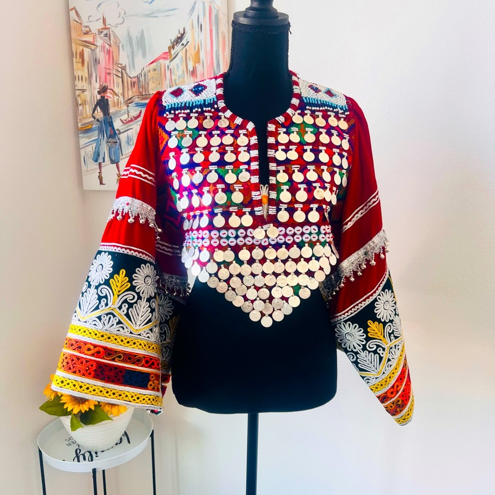 Chic style afghan top in red color